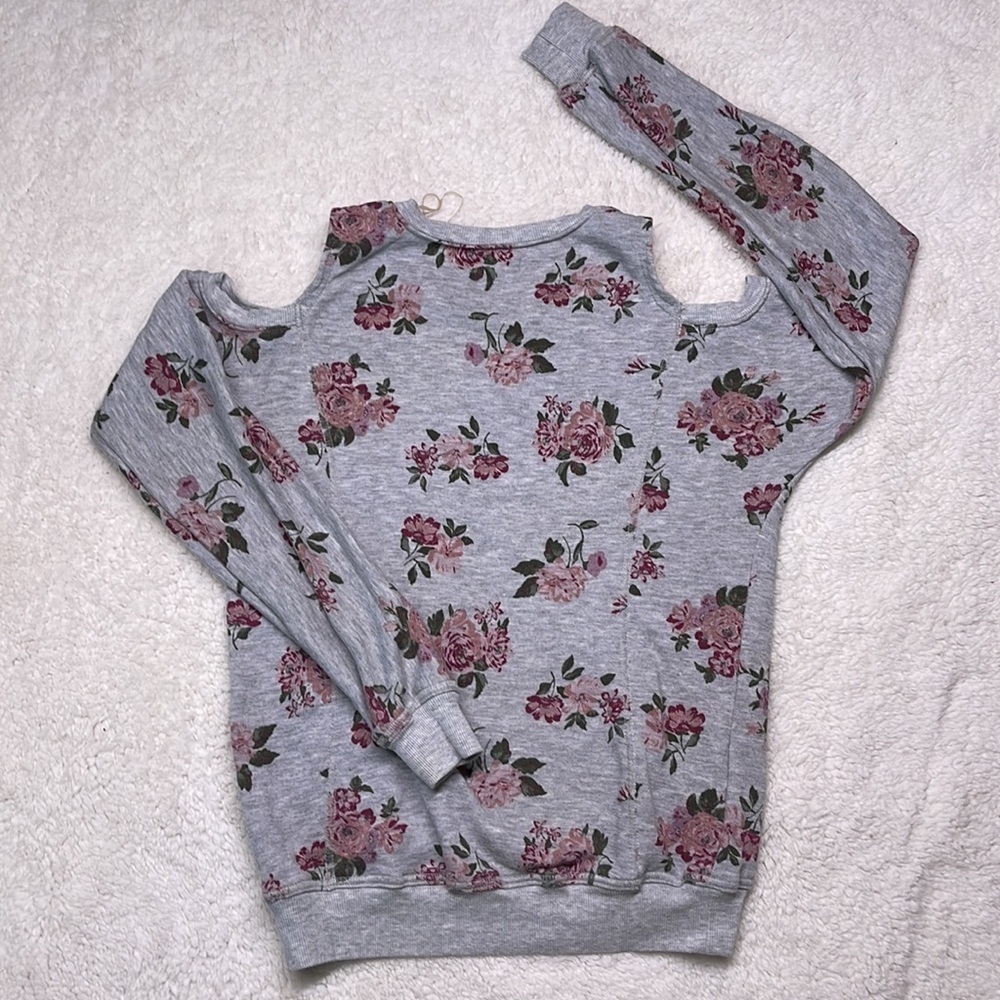 Ultra Flirt Shoulder Cutout Rose Floral Pleated Sweater Women Size Small - Picture 5 of 7